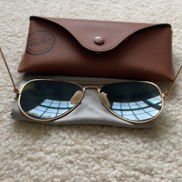 Ray-Ban Sunglasses - Picture 4 of 11